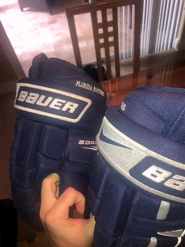 Blue Used Bauer Classic 4-Roll 14" Pro Stock Gloves