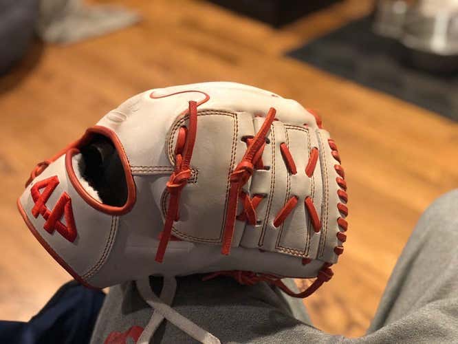 New Pitcher's 11.5" Baseball Glove