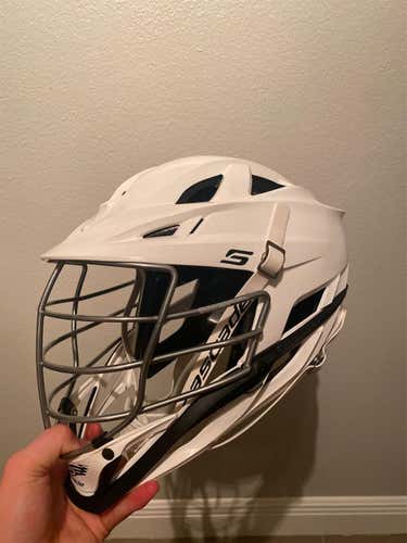White New Player Cascade S Helmet