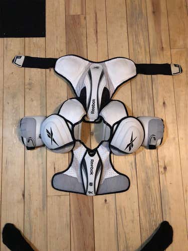 Used Large Reebok 9K Pro Stock Shoulder Pads