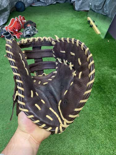 Mizuno Right Handed First Base Franchise Baseball Glove 12.75" - Used