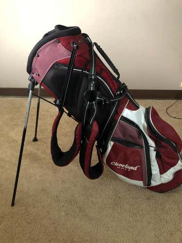 Red Unisex Cleveland Carry Bag