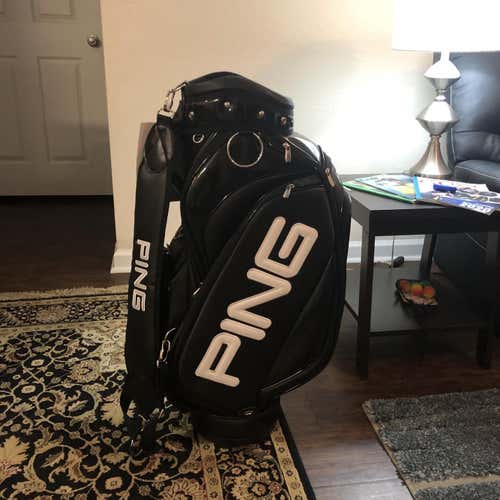 Black Unisex Ping Tour Staff Bag