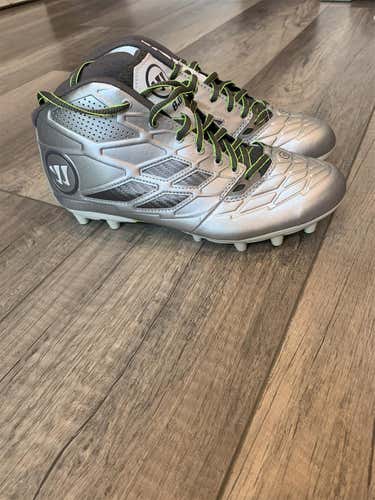 Gray Men's Molded Cleats Low Cut
