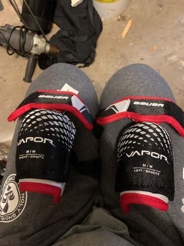 Red Used Youth  Bauer  Helmet