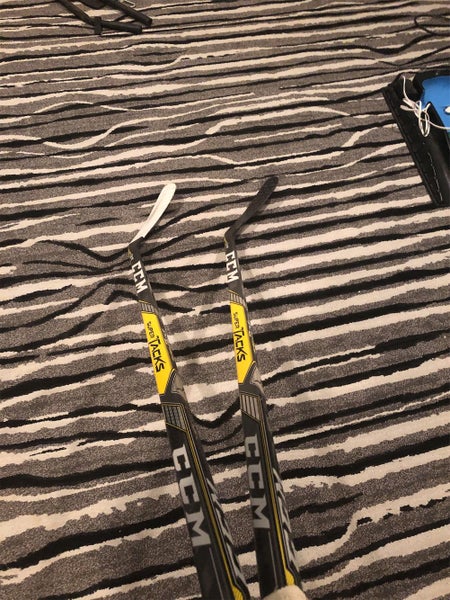New Right Handed Super Tacks Mid Pro Stock Hockey Stick