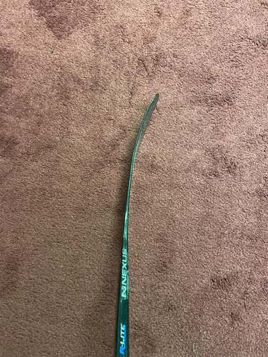 Nexus 2N Pro Hockey Stick Hayes pro Stock
