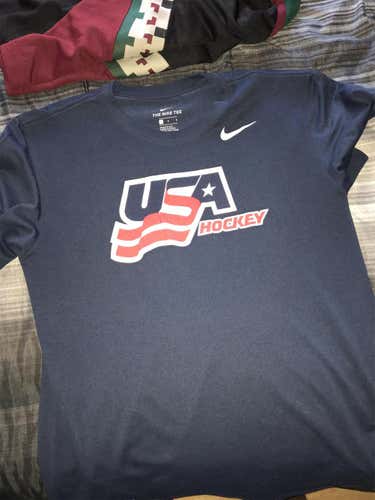 Adult Large Nike Shirt