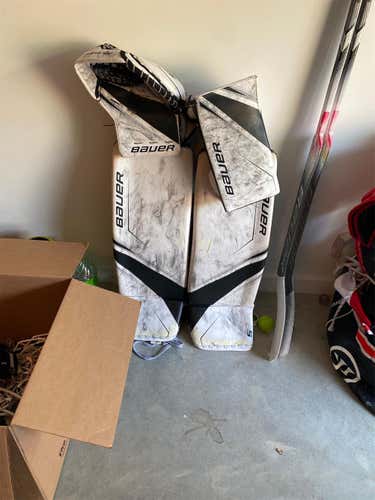 Black Used 34" Regular Supreme 2S  Goalie Full Set