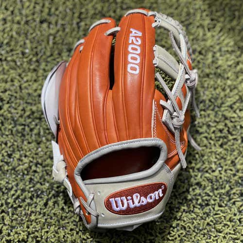 Wilson Right Handed Infield A2000 1716 Baseball Glove 11.5"