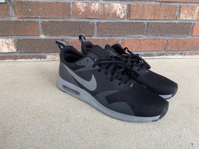Nike Air Max Tavas Size 11.5