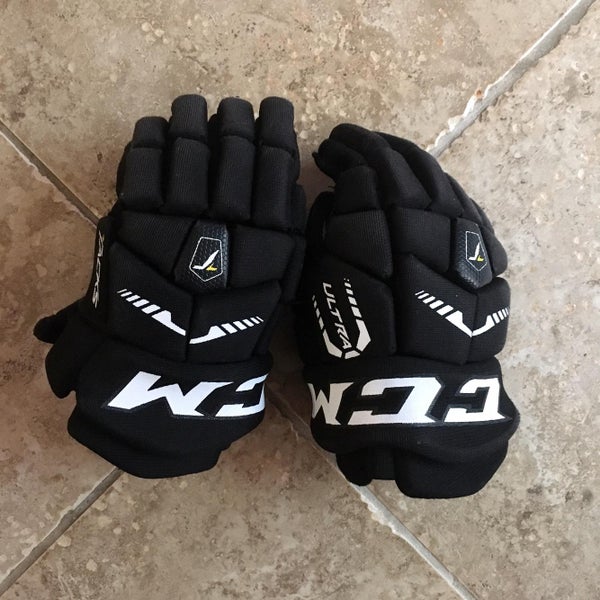 Black Used CCM 9" Gloves