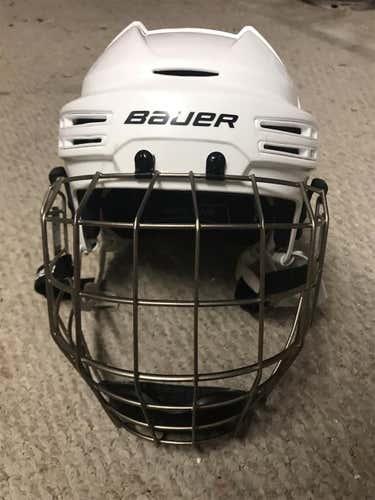 White Used Large Bauer Re-Akt 75  Helmet
