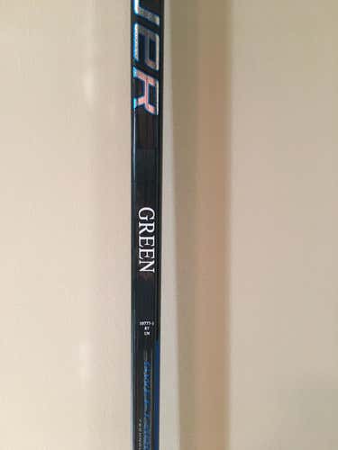New Senior Bauer Right Handed Nexus 1N Hockey Stick Mid Pro Stock
