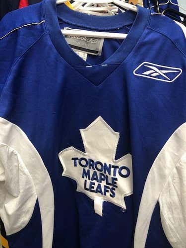 Toronto Maple Leafs Practice Jersey from set of Love Guru Adult Men's XL Reebok Pro Stock