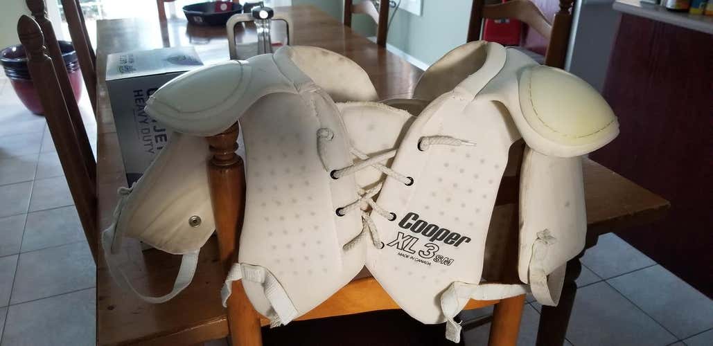 Cooper XL3 SM - Used Classic Shoulder Pads (80s Vintage)