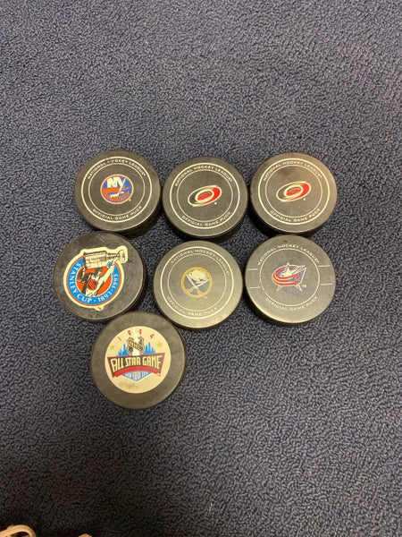 NHL official game Pucks
