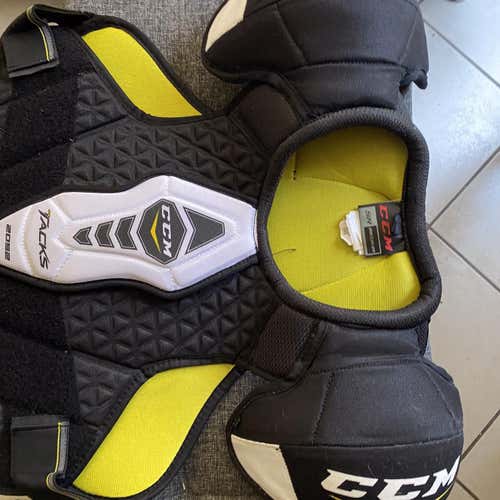CCM shoulder Pads