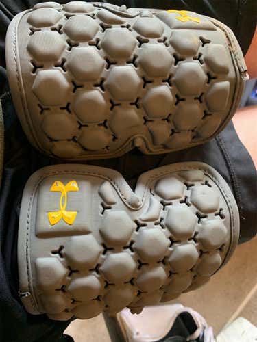 New Large Under Armour Arm Pads