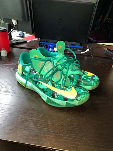 Green Men's Men's 10.5 (W 11.5) Nike Shoes