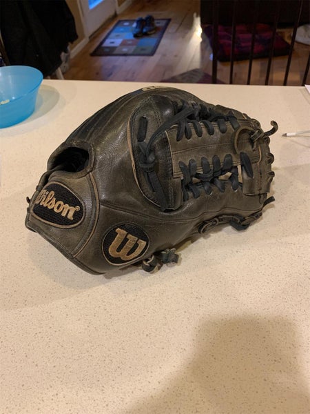 Black Used Right Handed A2000 11.25" Baseball Glove