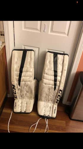 White Used 35" CCM Extreme Flex II  Goalie Leg Pads