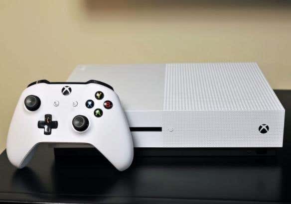 Xbox one s with lots of accessories