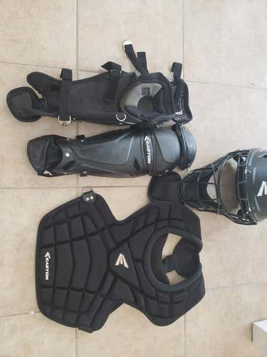 Used Youth Easton M10 Series Catcher's Set