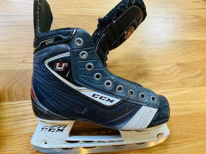 Size 2 (US shoe 3.5),  CCM U+ 06 Hockey Skates (Regular width) , used