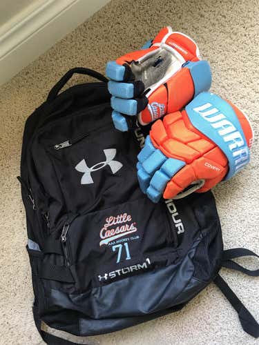 Little Caesars AAA Hockey Backpack/gloves 13”