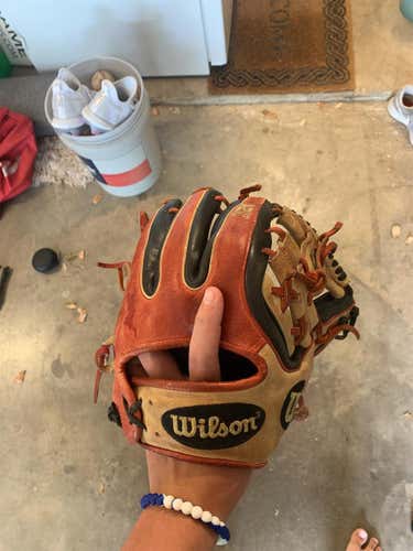 Red Used Infield 11.5" Baseball Glove