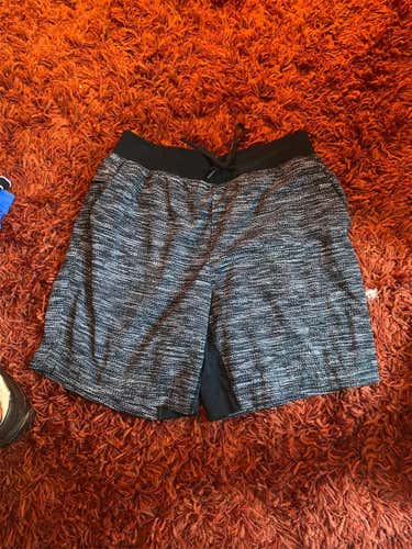 Men's Large Lululemon Shorts