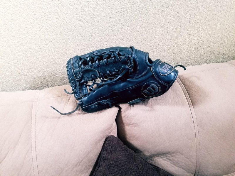 Black Used High School/College Wilson Left Handed Outfield A1k Baseball Glove 12.25"