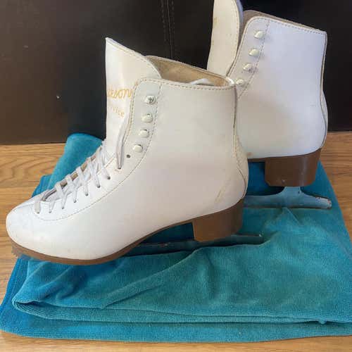 White Used Jackson Size 9.5 Figure Skates
