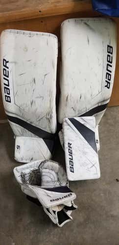 White Used Senior 35" Bauer Regular Supreme 2S Goalie Full Set