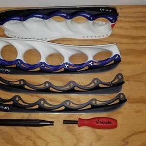 NEW T-BLADE ICE HOCKEY SKATE HOLDERS W/ REPLACEMENT BLADES SIZE 272