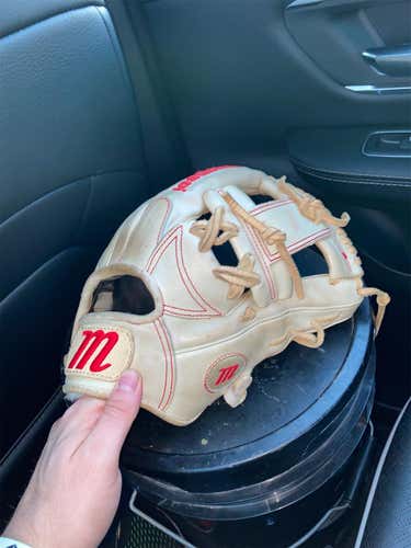 White Used Infield Htg 11.25" Baseball Glove