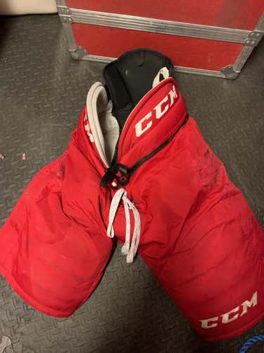 Red Senior Used Large CCM RBZ 150 Hockey Pants