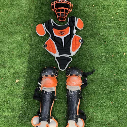 Used Louisville Slugger Youth Series 5 Catcher's Set