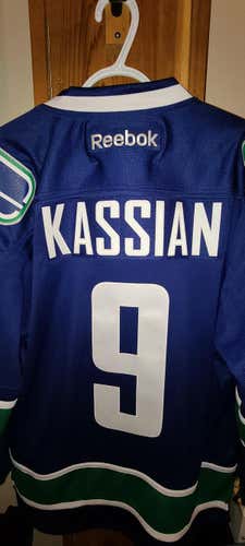 New Adult Large Reebok Jersey