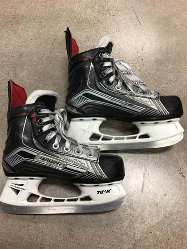 Used Bauer Vapor X900 Youth Size 13.5 D US 1.5 UK 1 EUR 33