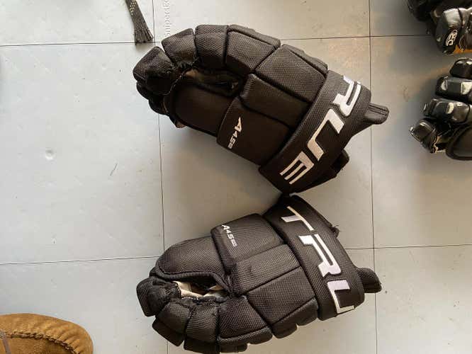 Black New Senior True A4.5 Gloves 14"
