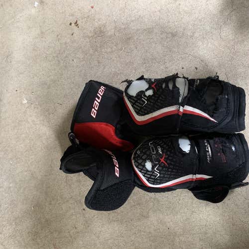Used Small Bauer Vapor x40 Elbow Pads