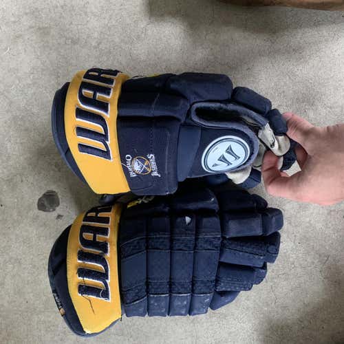 Blue Used Warrior Dynasty AX2 14" Gloves