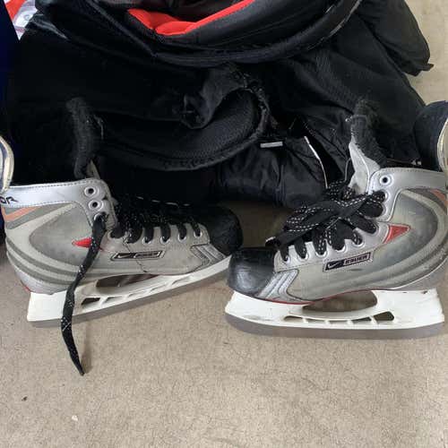 Used Bauer Vapor XXII D&R (Regular) Size 5 Hockey Skates