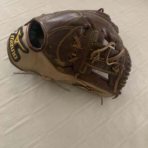 Used Mizuno Classic Pro Soft 11.5" Baseball Glove
