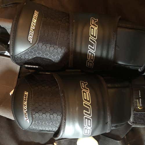 Used Bauer Knee Pads