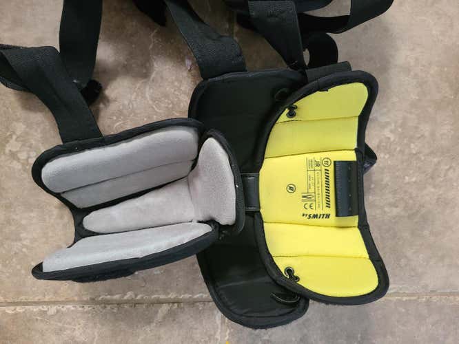 Used Warrior junior knee pads