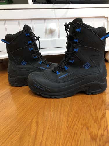 Black Youth Size 7 Waterproof Columbia Snow Boots