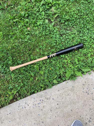 Used Wood AP5 32" Bat